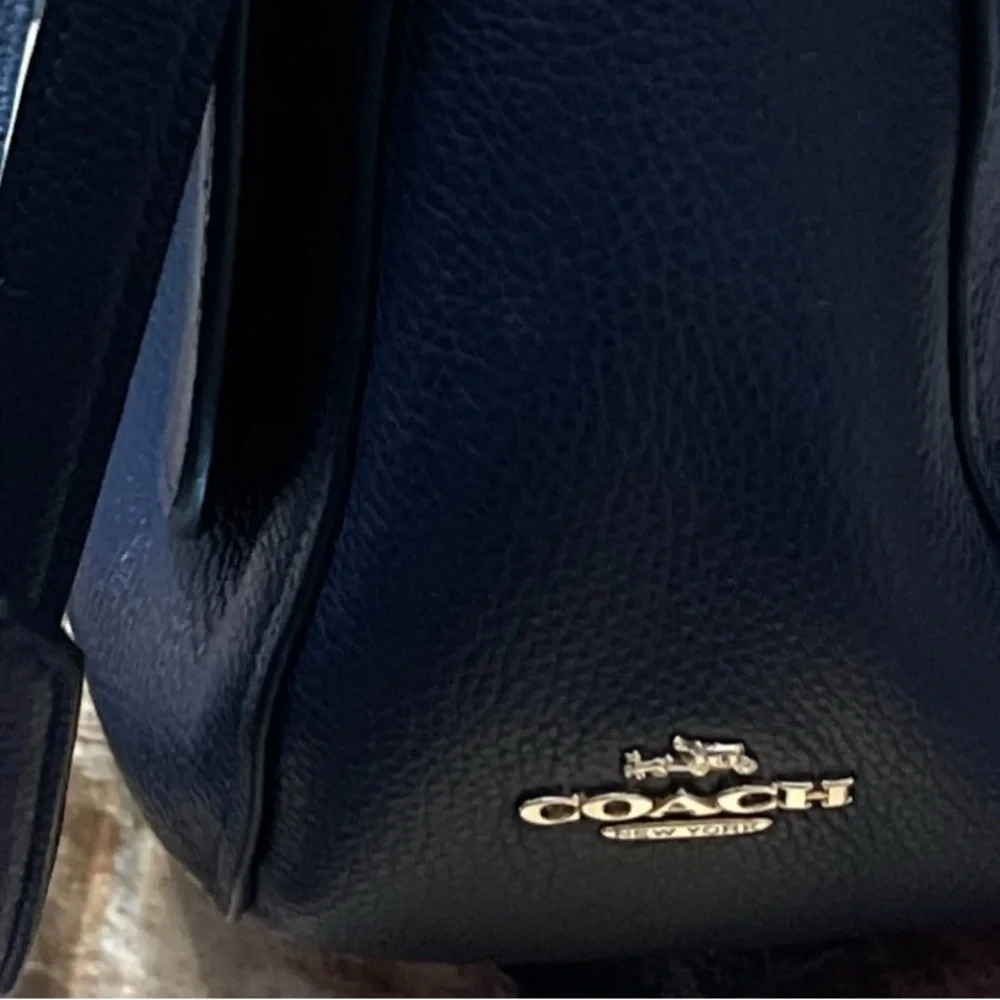Coach Turnlock Hobo Crossbody Bag Pebbled Leather Navy Luxury Office Authentic